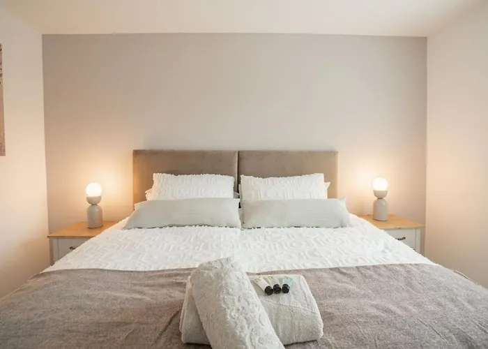 Stunning Abode 5 Min From Nec & Bhx, Pets Allowed