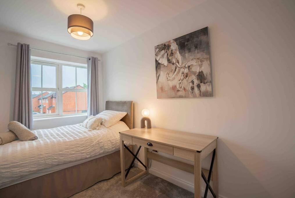 Stunning Abode 5 Min From Nec & Bhx, Pets Allowed * Marston Green