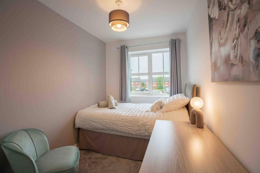 Stunning Abode 5 Min From Nec & Bhx, Pets Allowed *