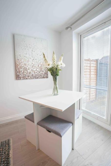 Apartment Stunning Abode 5 Min From Nec & Bhx, Pets Allowed