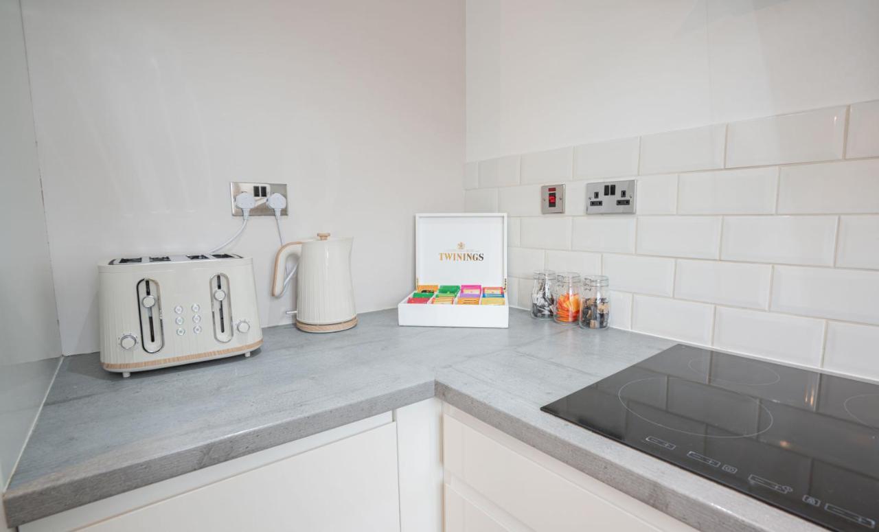 Stunning Abode 5 Min From Nec & Bhx, Pets Allowed Apartment Marston Green