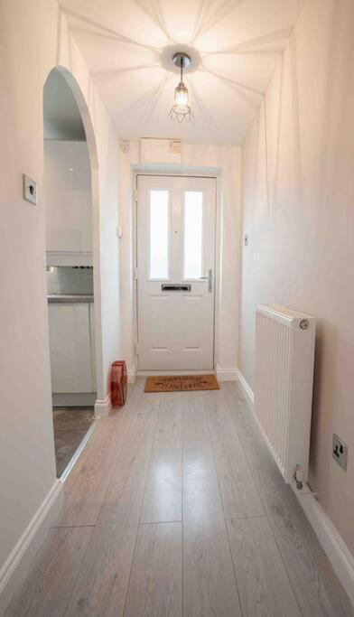 Stunning Abode 5 Min From Nec & Bhx, Pets Allowed Apartment Marston Green